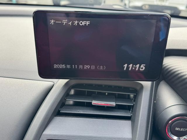 展示場には４０台前後の日産車が常に展示されており、常時お客様の喜んでいただける在庫車を用意しております！是非お問合せご来店お待ちしております。