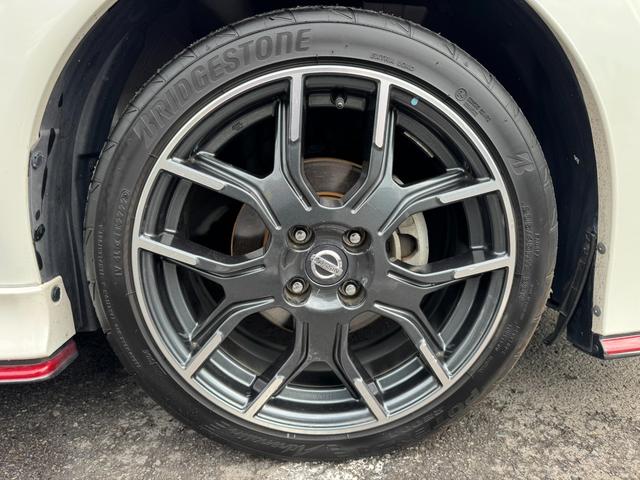 ノート ニスモ　Ｓ　純正マフラー　純正シート　ＮＩＳＭＯメーター　純正１７インチＡＷ　日産純正ナビ　フルセグ　Ｂｌｕｅｔｏｏｔｈ機能　ドライブレコーダー（10枚目）