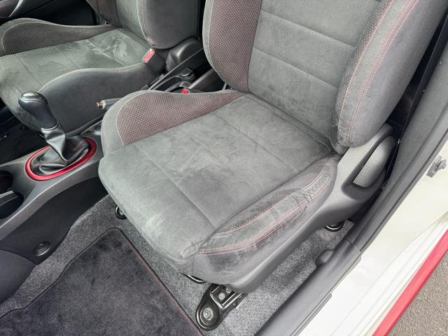 ノート ニスモ　Ｓ　純正マフラー　純正シート　ＮＩＳＭＯメーター　純正１７インチＡＷ　日産純正ナビ　フルセグ　Ｂｌｕｅｔｏｏｔｈ機能　ドライブレコーダー（23枚目）