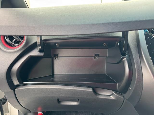 ノート ニスモ　Ｓ　純正マフラー　純正シート　ＮＩＳＭＯメーター　純正１７インチＡＷ　日産純正ナビ　フルセグ　Ｂｌｕｅｔｏｏｔｈ機能　ドライブレコーダー（38枚目）