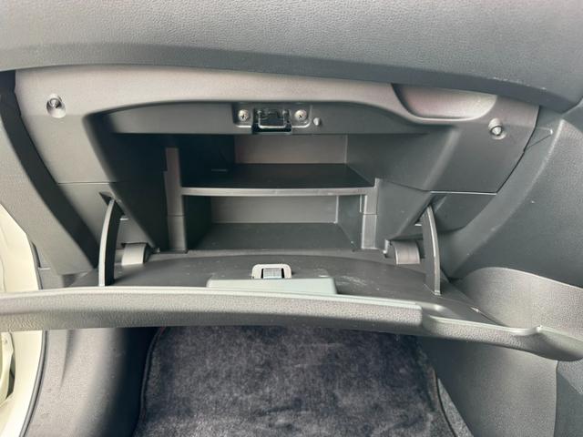 ノート ニスモ　Ｓ　純正マフラー　純正シート　ＮＩＳＭＯメーター　純正１７インチＡＷ　日産純正ナビ　フルセグ　Ｂｌｕｅｔｏｏｔｈ機能　ドライブレコーダー（39枚目）