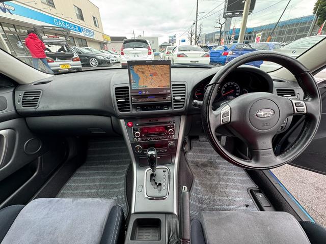 レガシィツーリングワゴン ２．０ＧＴアルカンターラセレクション　純正ビルシュタインサスペンション　純正マフラー　純正１７インチＡＷ　純正パワーシート　純正ステアリング　Ｓｔｒａｄａナビ　ＥＴＣ　ＭＴモード付（4枚目）