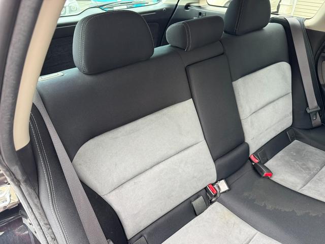 レガシィツーリングワゴン ２．０ＧＴアルカンターラセレクション　純正ビルシュタインサスペンション　純正マフラー　純正１７インチＡＷ　純正パワーシート　純正ステアリング　Ｓｔｒａｄａナビ　ＥＴＣ　ＭＴモード付（38枚目）