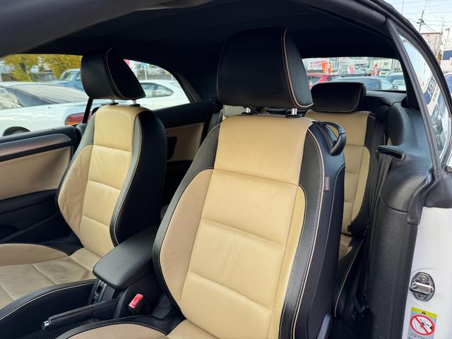 ゴルフカブリオレ エクスクルーシブ　１．４Ｌ　直列４気筒ＤＯＨＣツインチャージャーエンジン　オープン仕様　純正サスペンション　純正マフラー　クラリオン製　ナビ　バックモニター付　ＥＴＣ（22枚目）
