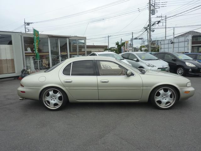 レパードＪ．フェリー タイプＬ　現状販売車　バットフェイス加工ボンネット　車高調　ベージュ革シート　実走行６４，９９６ｋｍ　１９インチアルミ　爆音マフラー　タイミングベルト交換済み　ウッドパネル＆ウッドＭＯＭＯステ（10枚目）