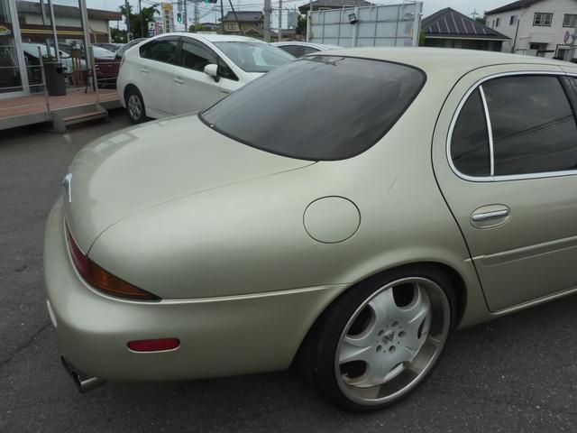 レパードＪ．フェリー タイプＬ　現状販売車　バットフェイス加工ボンネット　車高調　ベージュ革シート　実走行６４，９９６ｋｍ　１９インチアルミ　爆音マフラー　タイミングベルト交換済み　ウッドパネル＆ウッドＭＯＭＯステ（16枚目）