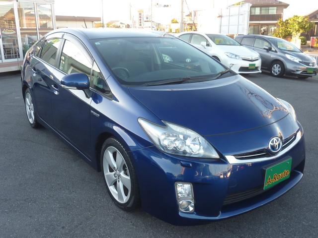 プリウス Ｓツーリングセレクション　禁煙車　純正ＳＤナビ　ＢＬＵＥＴＯＯＴＨ　バックカメラ　フルセグ　ダウンサス　ガナドールマフラー　ＬＥＤヘッドライト　純正１７インチアルミ　実走行３３，１０１ｋｍ（16枚目）