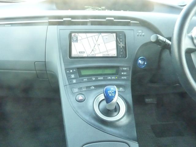 プリウス Ｓツーリングセレクション　禁煙車　純正ＳＤナビ　ＢＬＵＥＴＯＯＴＨ　バックカメラ　フルセグ　ダウンサス　ガナドールマフラー　ＬＥＤヘッドライト　純正１７インチアルミ　実走行３３，１０１ｋｍ（44枚目）