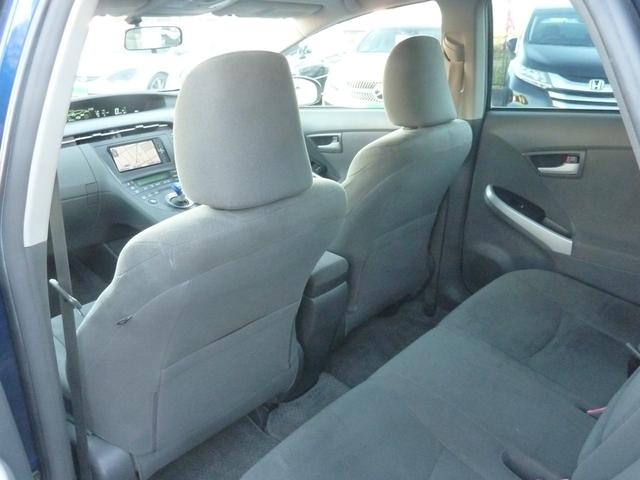 プリウス Ｓツーリングセレクション　禁煙車　純正ＳＤナビ　ＢＬＵＥＴＯＯＴＨ　バックカメラ　フルセグ　ダウンサス　ガナドールマフラー　ＬＥＤヘッドライト　純正１７インチアルミ　実走行３３，１０１ｋｍ（52枚目）