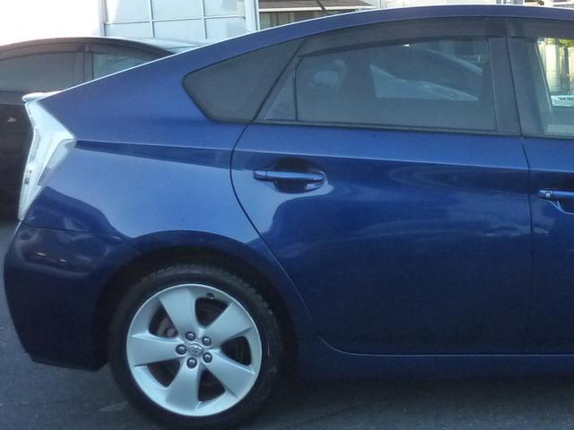 プリウス Ｓツーリングセレクション　禁煙車　純正ＳＤナビ　ＢＬＵＥＴＯＯＴＨ　バックカメラ　フルセグ　ダウンサス　ガナドールマフラー　ＬＥＤヘッドライト　純正１７インチアルミ　実走行３３，１０１ｋｍ（65枚目）