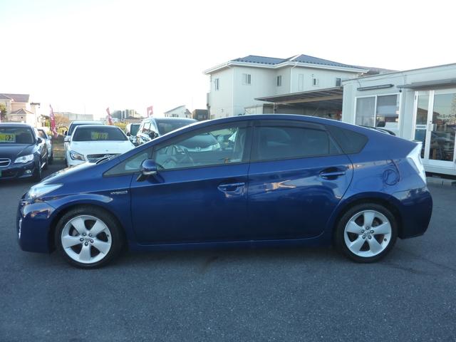 プリウス Ｓツーリングセレクション　禁煙車　純正ＳＤナビ　ＢＬＵＥＴＯＯＴＨ　バックカメラ　フルセグ　ダウンサス　ガナドールマフラー　ＬＥＤヘッドライト　純正１７インチアルミ　実走行３３，１０１ｋｍ（78枚目）