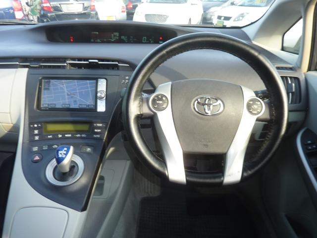 プリウス Ｓ　ＬＥＤエディション　ＨＶバッテリー測定検査済み　ドラレコ　ＢＬＵＥＴＯＯＴＨ　バックカメラ　ＥＴＣ　フルセグ　新品黒革調シートカバー＆ハンドルカバー　ＬＥＤヘッドライト　スマートキー×２　１５ＡＷ　実走行５８，２３２ｋｍ（7枚目）