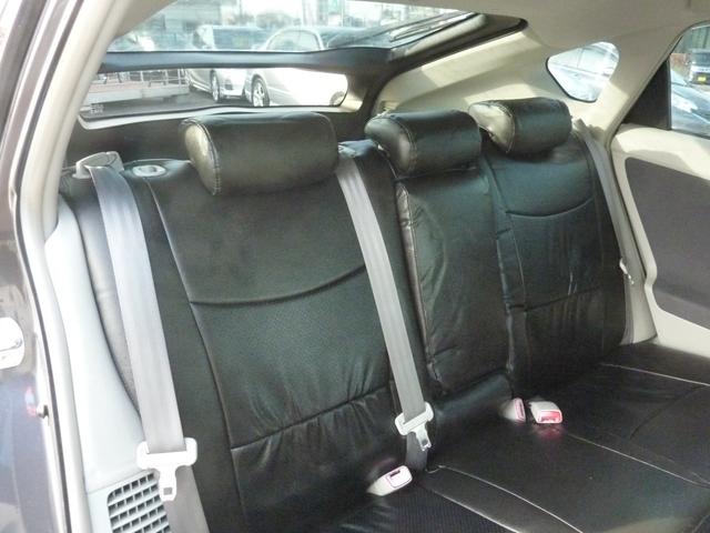 プリウス Ｓ　ＬＥＤエディション　ＨＶバッテリー測定検査済み　ドラレコ　ＢＬＵＥＴＯＯＴＨ　バックカメラ　ＥＴＣ　フルセグ　新品黒革調シートカバー＆ハンドルカバー　ＬＥＤヘッドライト　スマートキー×２　１５ＡＷ　実走行５８，２３２ｋｍ（13枚目）