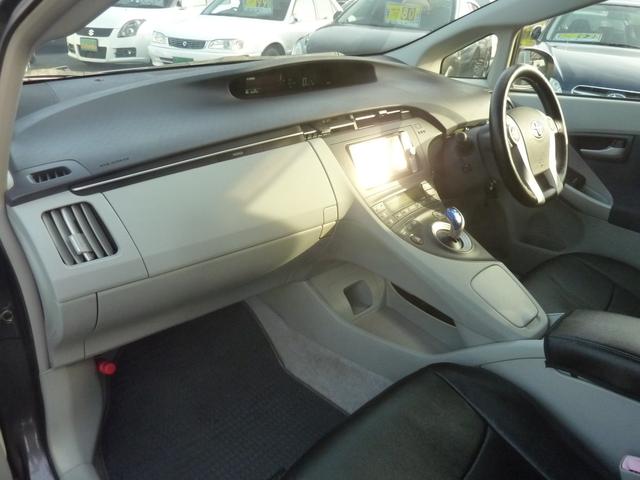 プリウス Ｓ　ＬＥＤエディション　ＨＶバッテリー測定検査済み　ドラレコ　ＢＬＵＥＴＯＯＴＨ　バックカメラ　ＥＴＣ　フルセグ　新品黒革調シートカバー＆ハンドルカバー　ＬＥＤヘッドライト　スマートキー×２　１５ＡＷ　実走行５８，２３２ｋｍ（54枚目）