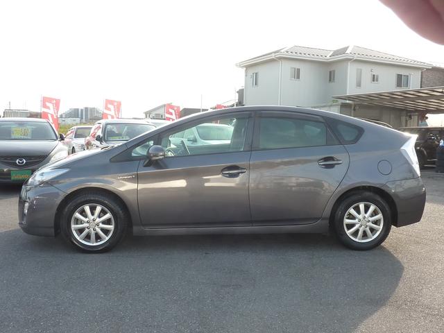 プリウス Ｓ　ＬＥＤエディション　ＨＶバッテリー測定検査済み　ドラレコ　ＢＬＵＥＴＯＯＴＨ　バックカメラ　ＥＴＣ　フルセグ　新品黒革調シートカバー＆ハンドルカバー　ＬＥＤヘッドライト　スマートキー×２　１５ＡＷ　実走行５８，２３２ｋｍ（79枚目）