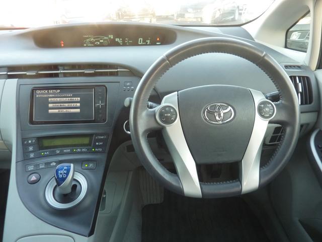 プリウス Ｓ　ＬＥＤエディション　禁煙ワンオーナー　ＨＶバッテリー測定診断済み　ＢＬＵＥＴＯＯＴＨ　フルセグ　バックカメラ　点検記録簿　純正ＳＤナビ　ビルトインＥＴＣ　フルノーマル　実走行５１，８２０ｋｍ（7枚目）