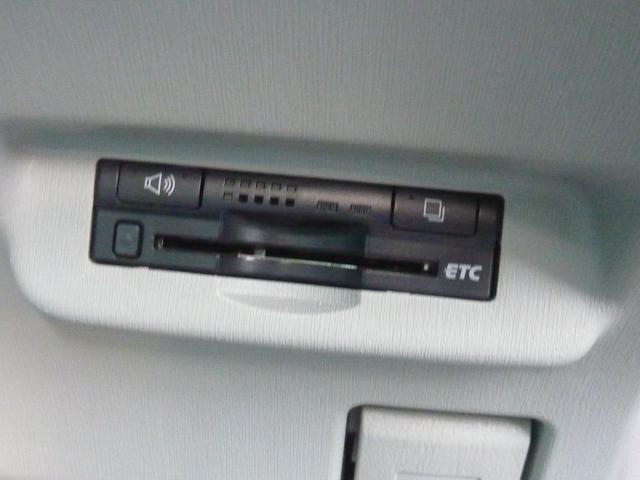 プリウス Ｓ　ＬＥＤエディション　禁煙ワンオーナー　ＨＶバッテリー測定診断済み　ＢＬＵＥＴＯＯＴＨ　フルセグ　バックカメラ　点検記録簿　純正ＳＤナビ　ビルトインＥＴＣ　フルノーマル　実走行５１，８２０ｋｍ（10枚目）