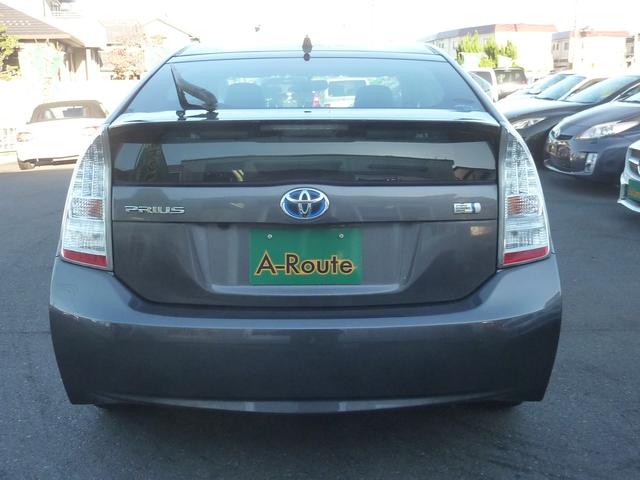 プリウス Ｓ　ＬＥＤエディション　禁煙ワンオーナー　ＨＶバッテリー測定診断済み　ＢＬＵＥＴＯＯＴＨ　フルセグ　バックカメラ　点検記録簿　純正ＳＤナビ　ビルトインＥＴＣ　フルノーマル　実走行５１，８２０ｋｍ（18枚目）