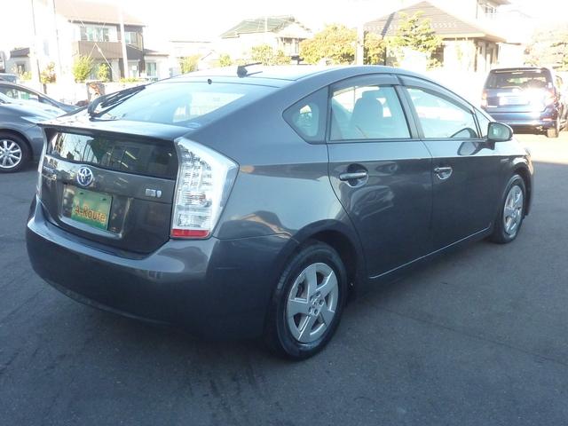 プリウス Ｓ　ＬＥＤエディション　禁煙ワンオーナー　ＨＶバッテリー測定診断済み　ＢＬＵＥＴＯＯＴＨ　フルセグ　バックカメラ　点検記録簿　純正ＳＤナビ　ビルトインＥＴＣ　フルノーマル　実走行５１，８２０ｋｍ（19枚目）