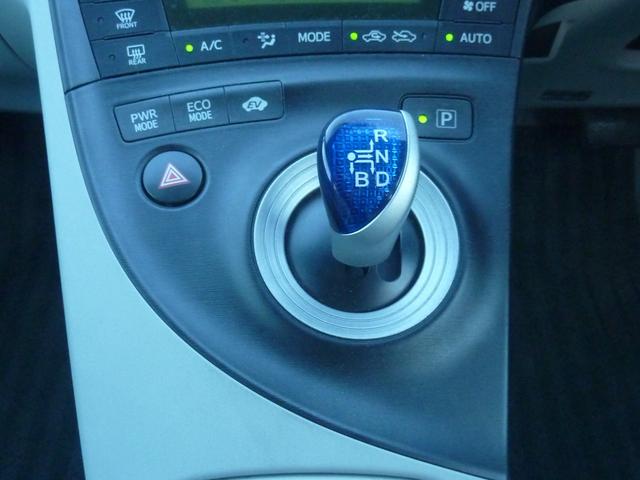 プリウス Ｓ　ＬＥＤエディション　禁煙ワンオーナー　ＨＶバッテリー測定診断済み　ＢＬＵＥＴＯＯＴＨ　フルセグ　バックカメラ　点検記録簿　純正ＳＤナビ　ビルトインＥＴＣ　フルノーマル　実走行５１，８２０ｋｍ（42枚目）
