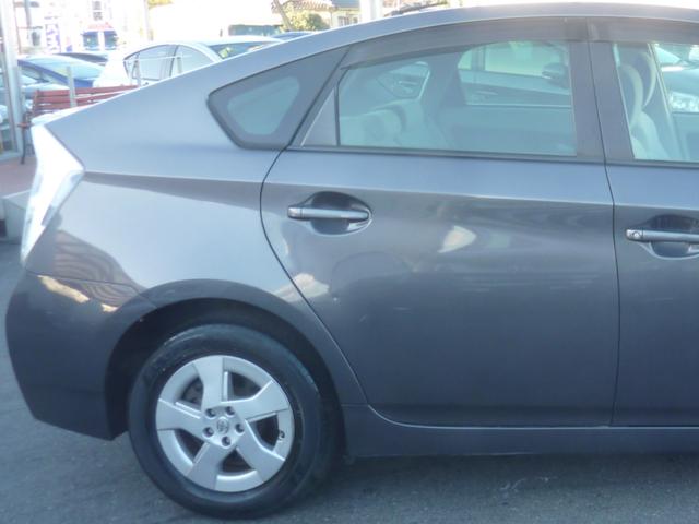 プリウス Ｓ　ＬＥＤエディション　禁煙ワンオーナー　ＨＶバッテリー測定診断済み　ＢＬＵＥＴＯＯＴＨ　フルセグ　バックカメラ　点検記録簿　純正ＳＤナビ　ビルトインＥＴＣ　フルノーマル　実走行５１，８２０ｋｍ（68枚目）