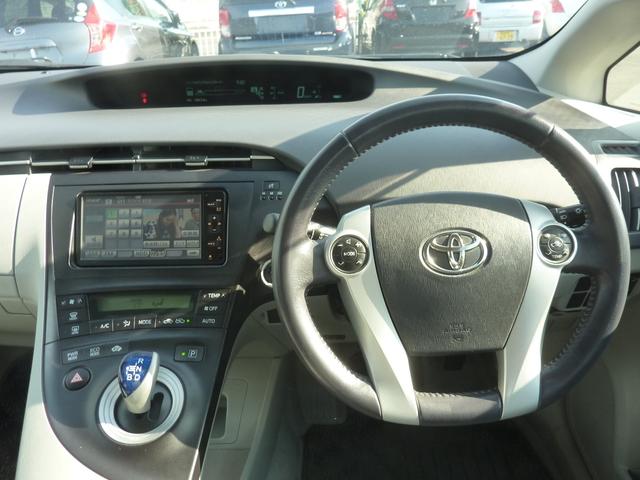 プリウス Ｓ　ＬＥＤエディション　禁煙ワンオーナー　Ｂｌｕｅｔｏｏｔｈオーディオ　バックカメラ　純正ＨＤＤナビ　ビルトインＥＴＣ　純正１５インチアルミ　ＬＥＤヘッドライト　スマートキー　フルノーマル　実走行５６，６３４ｋｍ（7枚目）