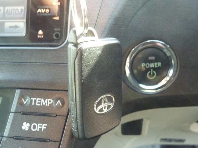 プリウス Ｓ　ＬＥＤエディション　禁煙ワンオーナー　Ｂｌｕｅｔｏｏｔｈオーディオ　バックカメラ　純正ＨＤＤナビ　ビルトインＥＴＣ　純正１５インチアルミ　ＬＥＤヘッドライト　スマートキー　フルノーマル　実走行５６，６３４ｋｍ（9枚目）