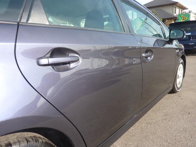 プリウス Ｓ　ＬＥＤエディション　禁煙ワンオーナー　Ｂｌｕｅｔｏｏｔｈオーディオ　バックカメラ　純正ＨＤＤナビ　ビルトインＥＴＣ　純正１５インチアルミ　ＬＥＤヘッドライト　スマートキー　フルノーマル　実走行５６，６３４ｋｍ（21枚目）