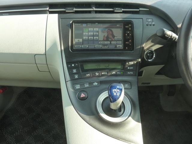 プリウス Ｓ　ＬＥＤエディション　禁煙ワンオーナー　Ｂｌｕｅｔｏｏｔｈオーディオ　バックカメラ　純正ＨＤＤナビ　ビルトインＥＴＣ　純正１５インチアルミ　ＬＥＤヘッドライト　スマートキー　フルノーマル　実走行５６，６３４ｋｍ（44枚目）