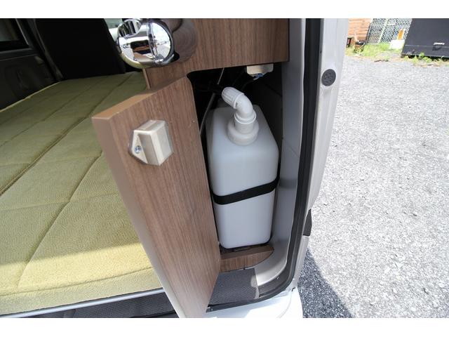 キャンピング 岡モータース ミニチュアクルーズ オリーブ シンク FFヒーター インバーター 外部充電器 105Aサブバッテリー カーテン(12枚目)