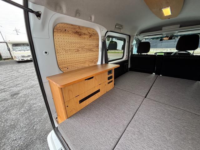 アトレー ＲＳ　ルートシックス　コンフィ１　断熱　１２Ｖクーラー　ＦＦヒーター　インバーター２０００Ｗ　ソーラー　リチウム２００Ａｈ　アクリル窓　リア強化ショック　ハードカーゴキャリア　４ＷＤ（9枚目）