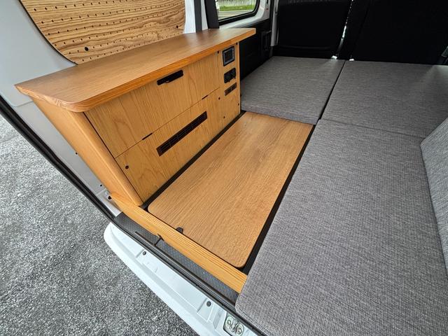 アトレー ＲＳ　ルートシックス　コンフィ１　断熱　１２Ｖクーラー　ＦＦヒーター　インバーター２０００Ｗ　ソーラー　リチウム２００Ａｈ　アクリル窓　リア強化ショック　ハードカーゴキャリア　４ＷＤ（13枚目）