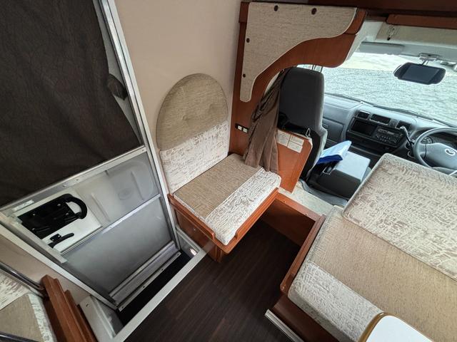 ボンゴトラック ロータスRV マンボウEXE トリプルサブ インバーター1500W ソーラー 発電機 FFヒーター エアコン マルチルーム(9枚目)