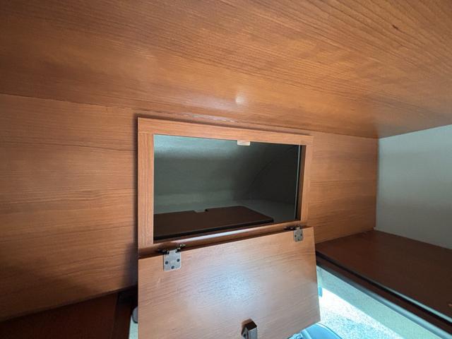 ボンゴトラック ロータスRV マンボウEXE トリプルサブ インバーター1500W ソーラー 発電機 FFヒーター エアコン マルチルーム(14枚目)