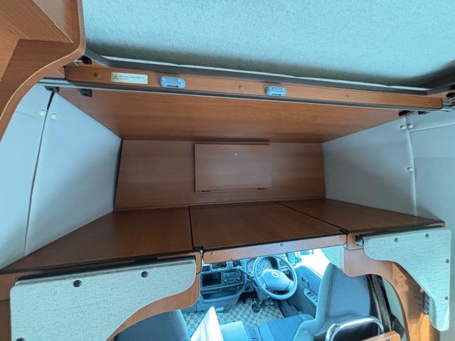 ボンゴトラック ロータスRV マンボウEXE トリプルサブ インバーター1500W ソーラー 発電機 FFヒーター エアコン マルチルーム(15枚目)