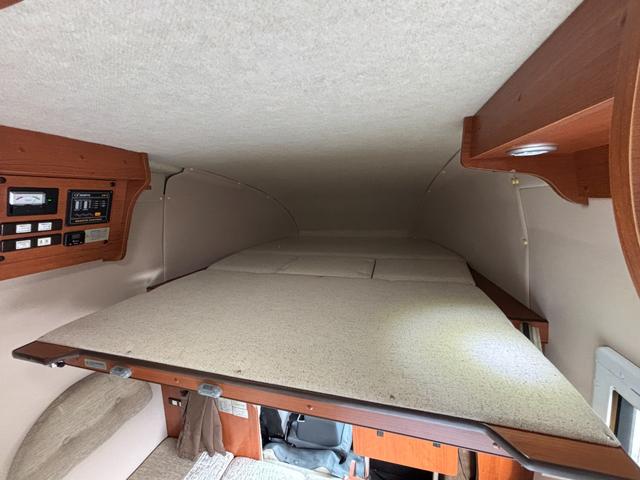 ボンゴトラック ロータスRV マンボウEXE トリプルサブ インバーター1500W ソーラー 発電機 FFヒーター エアコン マルチルーム(17枚目)