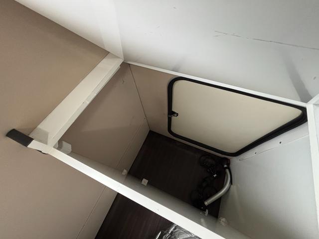 ボンゴトラック ロータスRV マンボウEXE トリプルサブ インバーター1500W ソーラー 発電機 FFヒーター エアコン マルチルーム(29枚目)