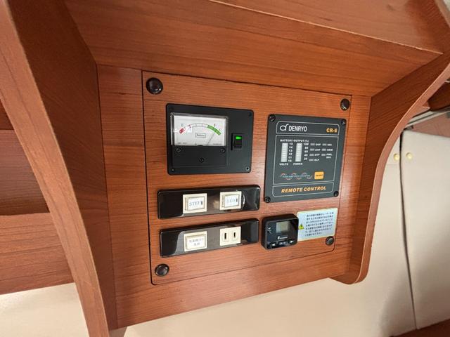 ボンゴトラック ロータスRV マンボウEXE トリプルサブ インバーター1500W ソーラー 発電機 FFヒーター エアコン マルチルーム(32枚目)