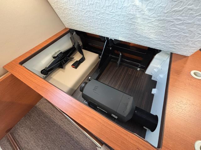 ボンゴトラック 　キャンピング　ロータスＲＶ　マンボウＥＸＥ　トリプルサブ　インバーター　ソーター　家庭用エアコン　発電機　ＦＦヒーター　ラップポン（31枚目）
