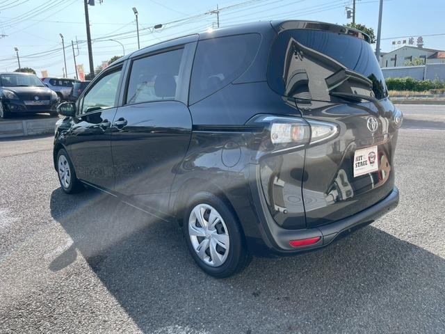 シエンタ Ｇ　セーフティーエディション　車検２年付き　純正ナビ　フルセグＴＶ　パノラミックビューモニター　ビルトインＥＴＣ　オートハイビーム　Ｆ席シートヒーター　ステアリングヒーター　両側パワースライドドア（9枚目）