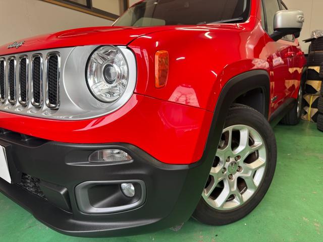 ジープ・レネゲード リミテッド　黒革パワーシート＆ヒーター　ハンドルヒーター　前後ドラレコ　レーンキープ　ブラインドスポット　シートヒーター　バックカメラ　ＥＴＣ　リアパークセンサー（3枚目）