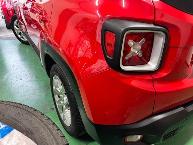 ジープ・レネゲード リミテッド　黒革パワーシート＆ヒーター　ハンドルヒーター　前後ドラレコ　レーンキープ　ブラインドスポット　シートヒーター　バックカメラ　ＥＴＣ　リアパークセンサー（9枚目）