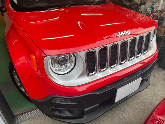 ジープ・レネゲード リミテッド　黒革パワーシート＆ヒーター　ハンドルヒーター　前後ドラレコ　レーンキープ　ブラインドスポット　シートヒーター　バックカメラ　ＥＴＣ　リアパークセンサー（12枚目）