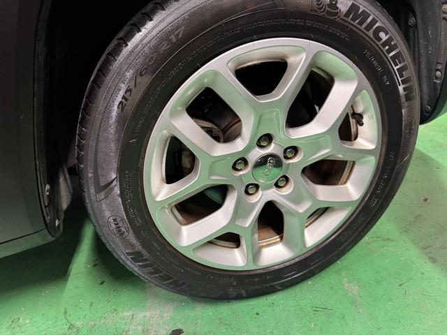 ジープ・レネゲード リミテッド　黒革パワーシート＆ヒーター　ハンドルヒーター　前後ドラレコ　レーンキープ　ブラインドスポット　シートヒーター　バックカメラ　ＥＴＣ　リアパークセンサー（21枚目）