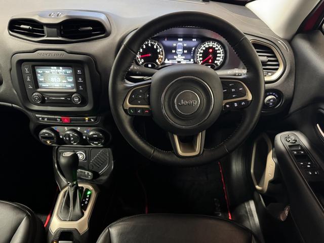 ジープ・レネゲード リミテッド　黒革パワーシート＆ヒーター　ハンドルヒーター　前後ドラレコ　レーンキープ　ブラインドスポット　シートヒーター　バックカメラ　ＥＴＣ　リアパークセンサー（26枚目）