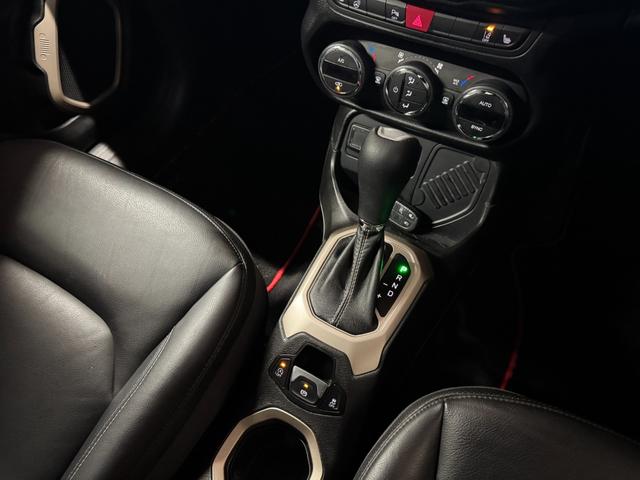 ジープ・レネゲード リミテッド　黒革パワーシート＆ヒーター　ハンドルヒーター　前後ドラレコ　レーンキープ　ブラインドスポット　シートヒーター　バックカメラ　ＥＴＣ　リアパークセンサー（29枚目）