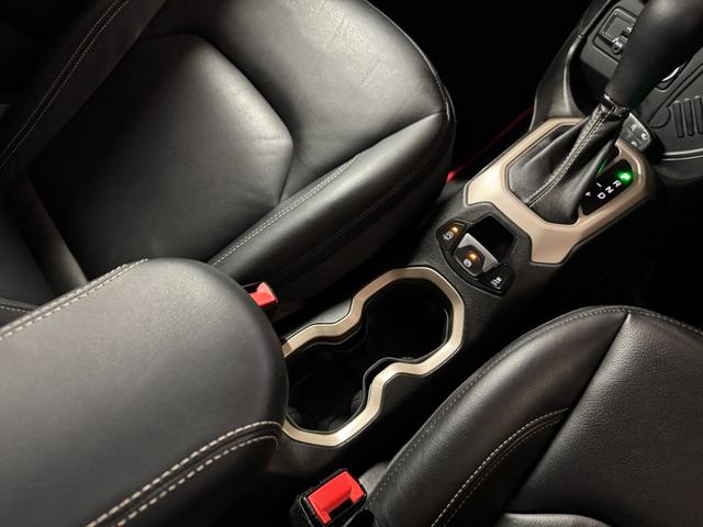 ジープ・レネゲード リミテッド　黒革パワーシート＆ヒーター　ハンドルヒーター　前後ドラレコ　レーンキープ　ブラインドスポット　シートヒーター　バックカメラ　ＥＴＣ　リアパークセンサー（30枚目）