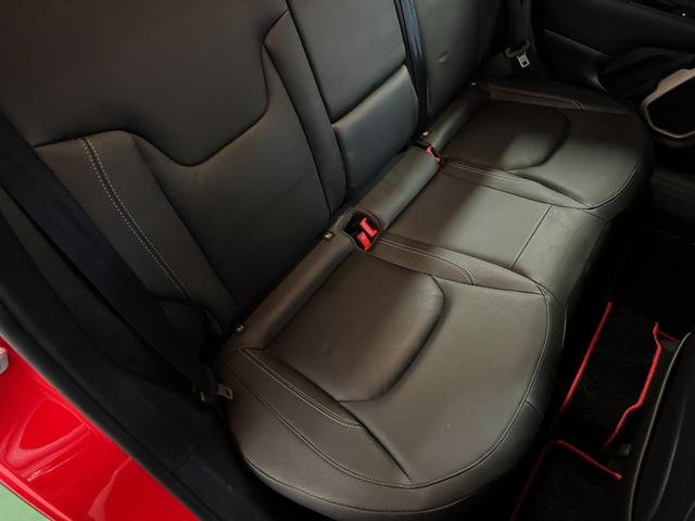 ジープ・レネゲード リミテッド　黒革パワーシート＆ヒーター　ハンドルヒーター　前後ドラレコ　レーンキープ　ブラインドスポット　シートヒーター　バックカメラ　ＥＴＣ　リアパークセンサー（34枚目）