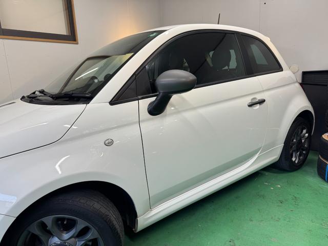 ５００Ｓ ベースグレード　２ＤＩＮナビ＆フルセグ地デジ　ＥＴＣ　専用デザインスポーツシート　専用前後バンパー＆１５ＡＷ　ルーフスポイラー　アイドルストップ　記録簿（4枚目）