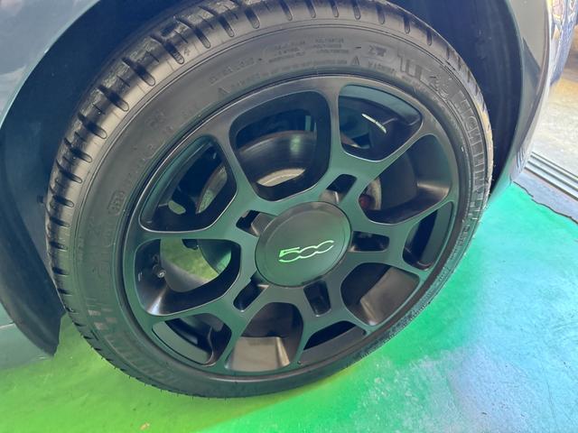 ５００ ツインエア　スポーツプラス　５ＭＴ　２５０台限定車　専用１６ＡＷ　レザー調シートカバー　専用スポーツシート　ブラックルーフ＆ルーフスポイラー　白ドアミラーカバー　ＥＴＣ　Ｆ／Ｒフォグ　スペアキー　Ｘカーリンク　純正ＣＤチューナー（22枚目）